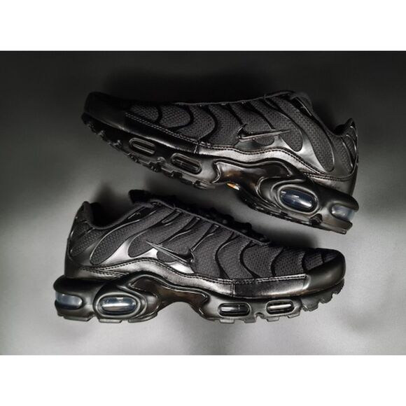 Nike Air Max Plus Triple Black. SIZE 11.5 - 604133-050 main image 4